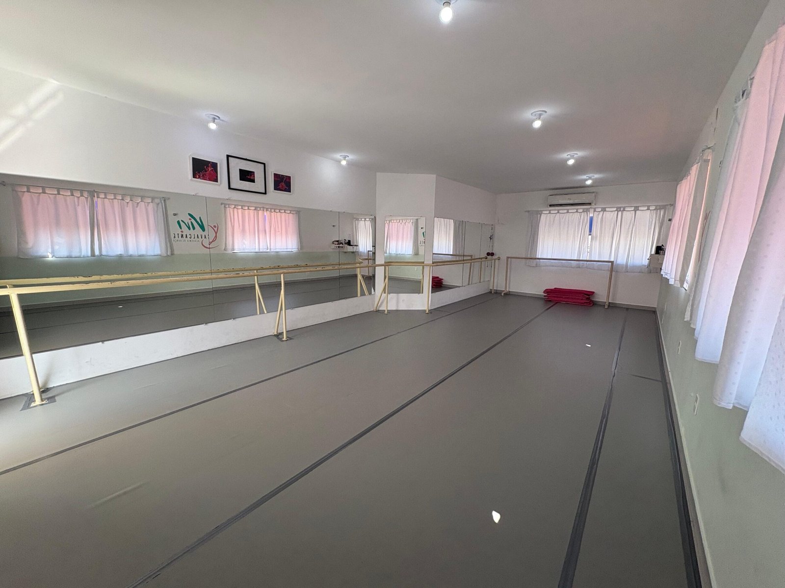 WhatsApp Image 2025-02-06 at 19.42.50 (1)